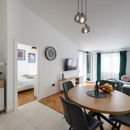 With A Sea View Apartamento Kaštela